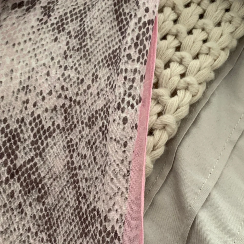 Ann Taylor 70 X 30  Pink and Gray Snake Print Scarf gauzy fringed NWOT
